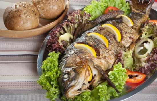 рыба на салатной основе