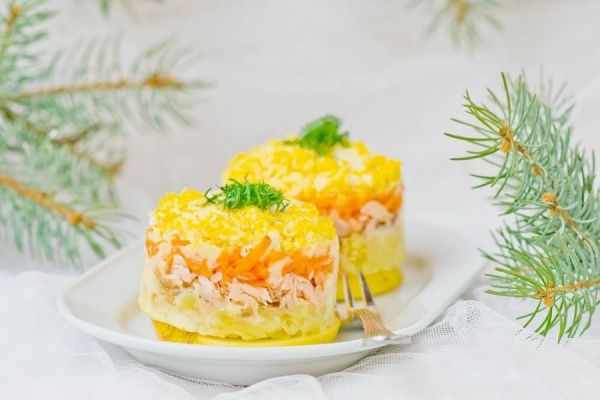 салат желтого цвета