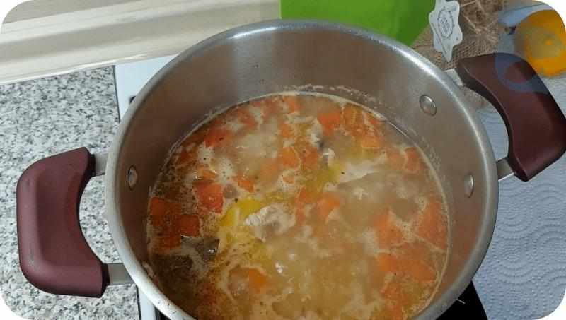 Ароматный суп из горбуши