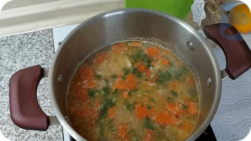 Суп из горбуши с зеленью