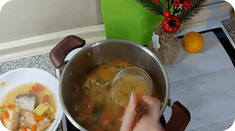 Вкусный суп из горбуши
