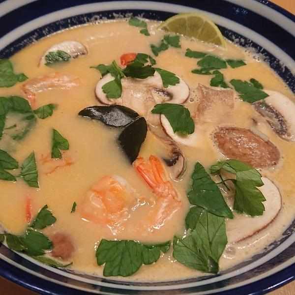 Крем-суп с креветками и грибами