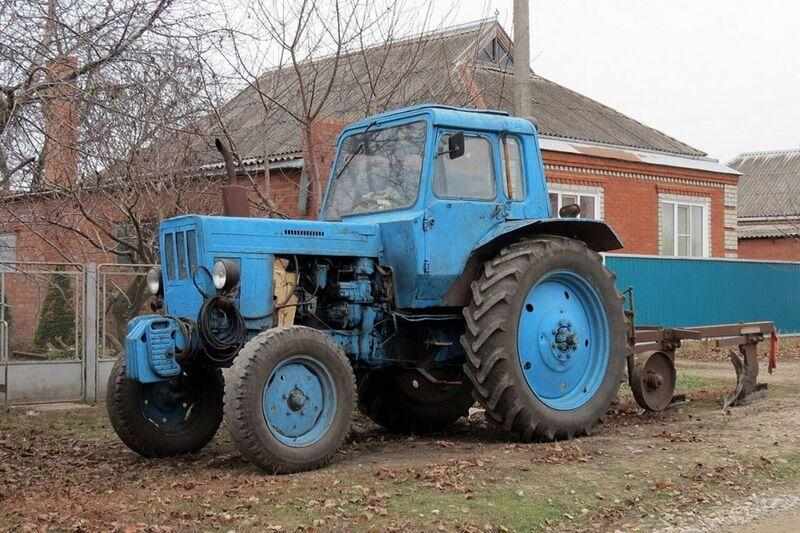 Трактор для вспахивания огорода