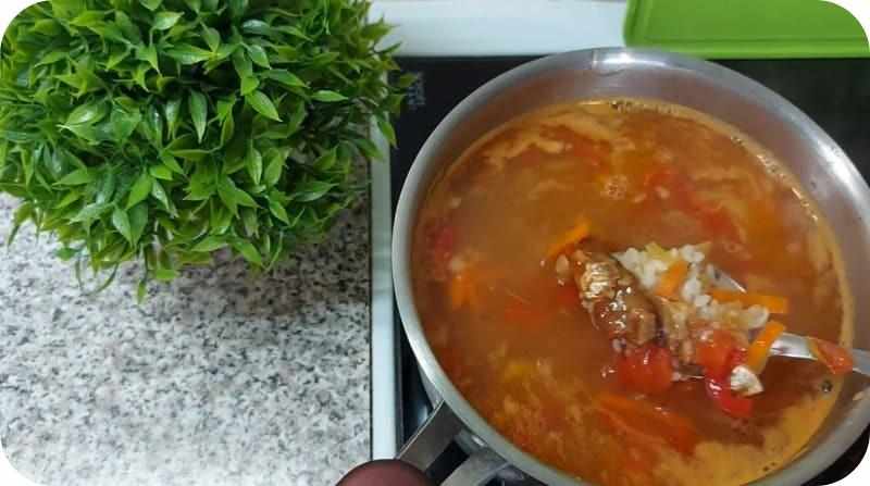 Суп из кильки по-домашнему