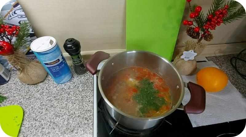 Приготовление супа из сардин