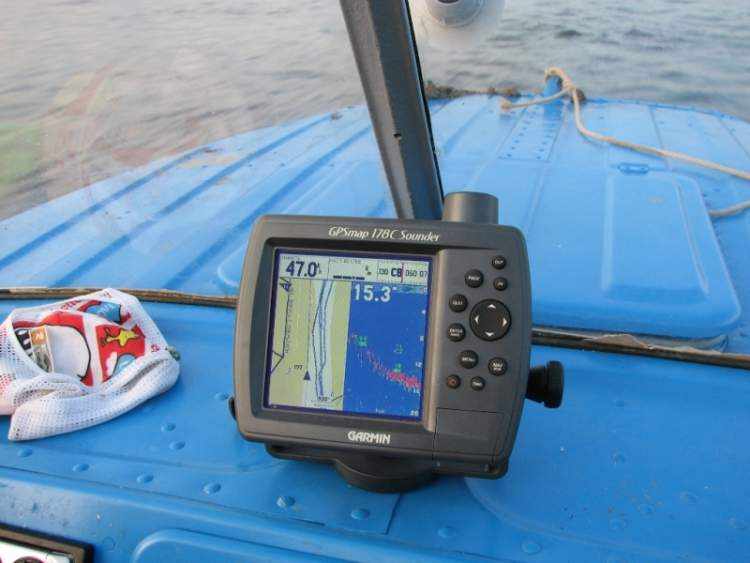 Как выбрать эхолот для рыбалки с лодки